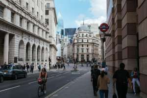 Acordul privind mobilitatea tinerilor între Marea Britanie şi Uniunea Europeană riscă o amânare de şase luni